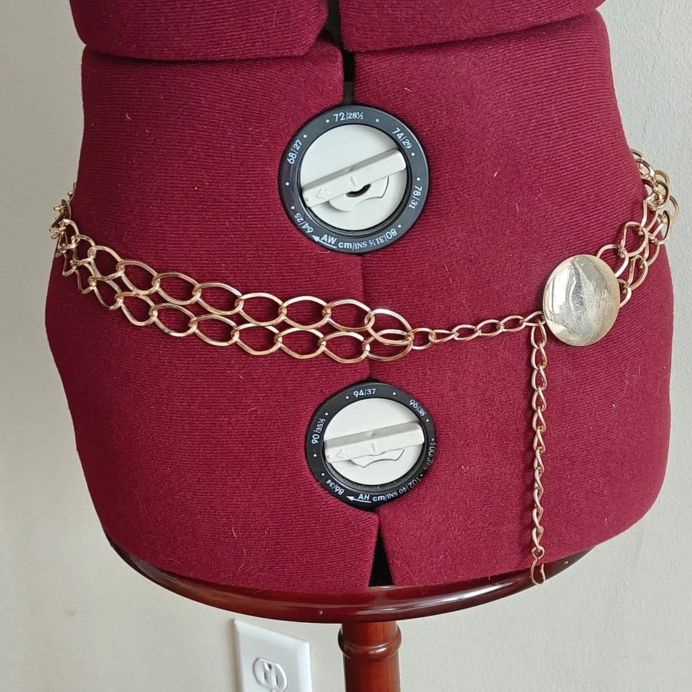Gold Tone Double Row Metal Chain Belt Round Medallion Adjustable Hook Y2K Chunky
